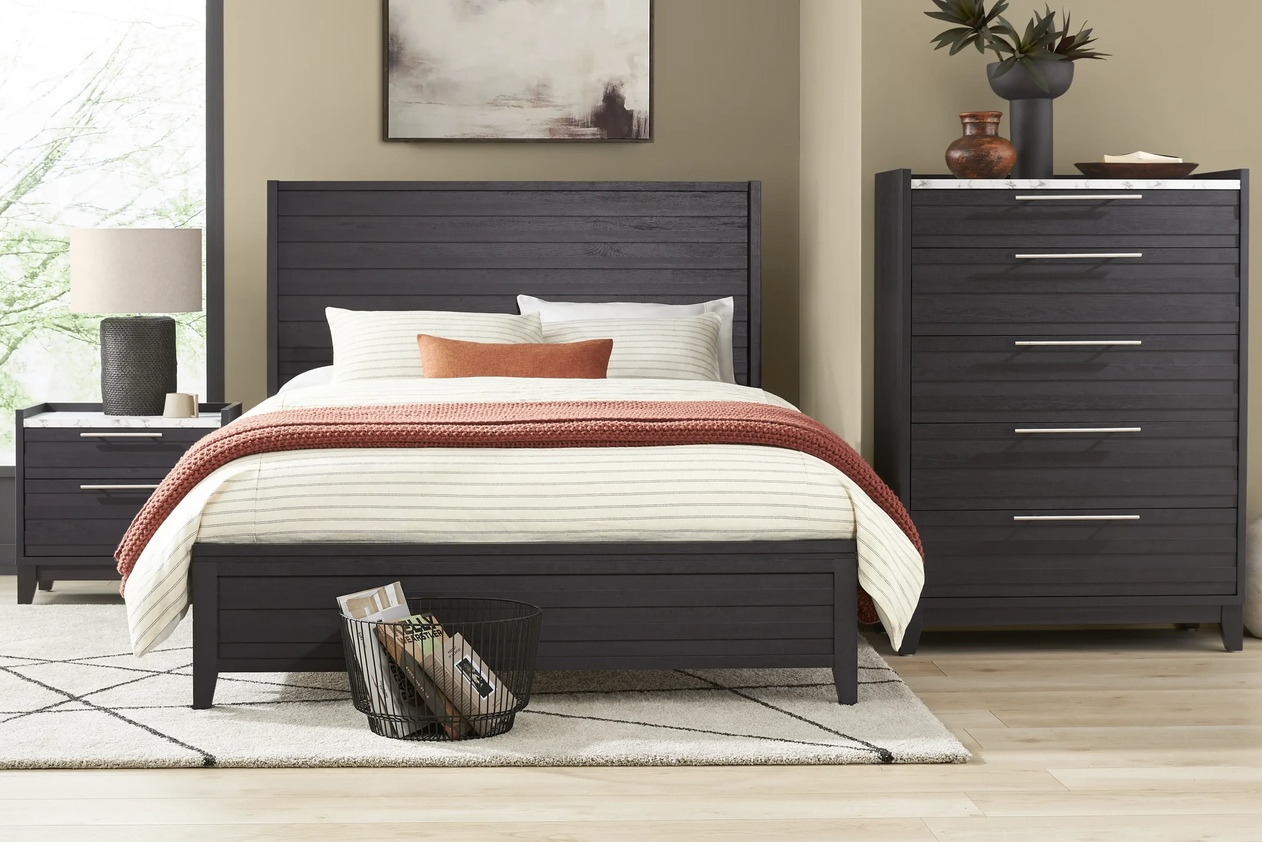 Ellenbrook Black 5 Pc King Panel Bedroom