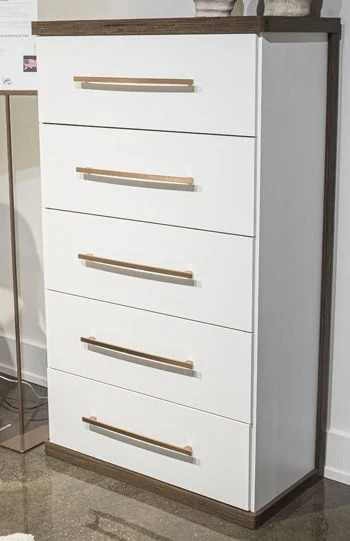 Kendanport - Brown / White - Five Drawer Chest